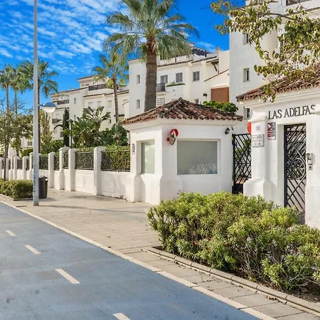 Adelfas By Finest Appartement