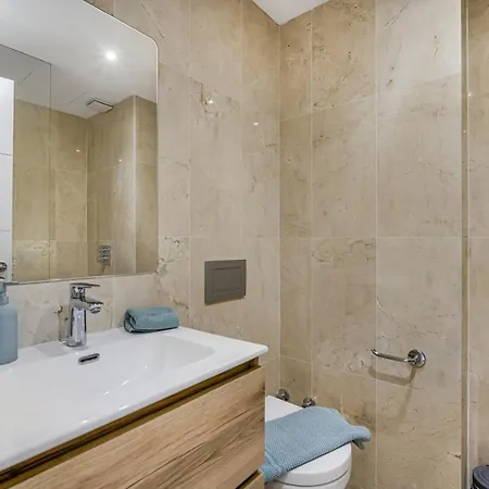 Adelfas By Finest Appartement